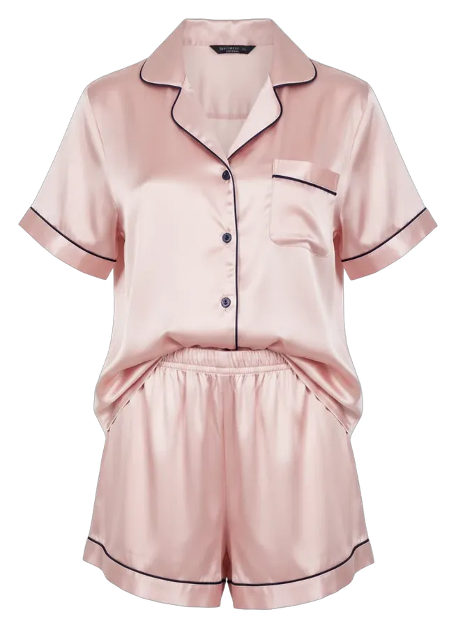 Pijamas de satén: modelo de ejemplo